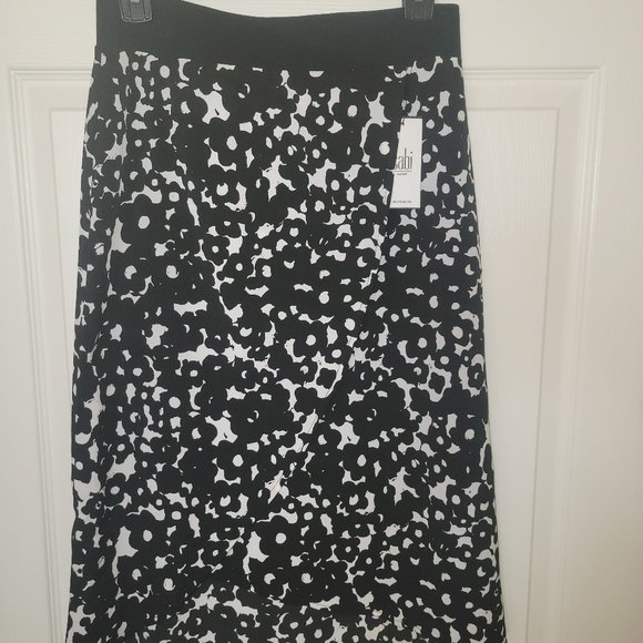 CAbi Dixon Skirt, Ink Floral Print, Style 5321 - Picture 3 of 3